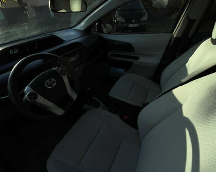 Білий Тойота Пріус, об'ємом двигуна 1.5 л та пробігом 98 тис. км за 8500 $, фото 4 на Automoto.ua