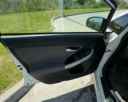 Белый Тойота Приус, объемом двигателя 1.8 л и пробегом 312 тыс. км за 14500 $, фото 17 на Automoto.ua