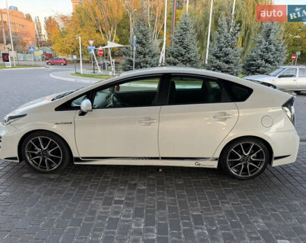 Тойота Приус 2014 в Одессе на Automoto.ua Белый Тойота Приус, объемом двигателя 1.8 л и пробегом 159 тыс. км за 13000 $, фото 5 на Automoto.ua