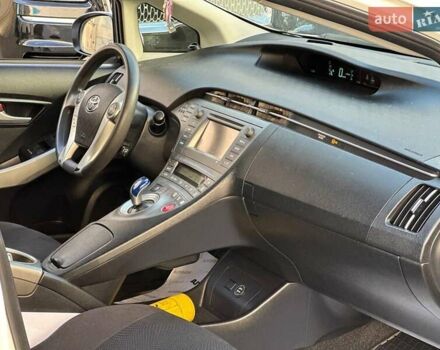 Белый Тойота Приус, объемом двигателя 1.8 л и пробегом 269 тыс. км за 10790 $, фото 13 на Automoto.ua