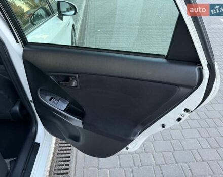 Тойота Приус 2014 в Одессе на Automoto.ua Белый Тойота Приус, объемом двигателя 1.8 л и пробегом 159 тыс. км за 13000 $, фото 20 на Automoto.ua