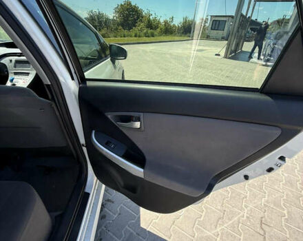 Белый Тойота Приус, объемом двигателя 1.8 л и пробегом 312 тыс. км за 14500 $, фото 12 на Automoto.ua