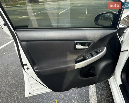 Белый Тойота Приус, объемом двигателя 1.8 л и пробегом 137 тыс. км за 13200 $, фото 7 на Automoto.ua