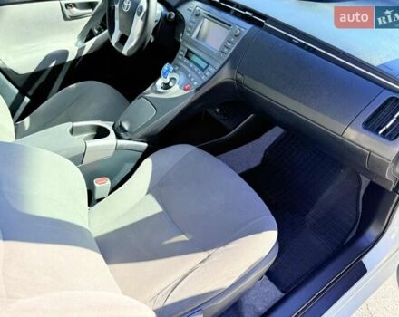 Белый Тойота Приус, объемом двигателя 1.8 л и пробегом 165 тыс. км за 9999 $, фото 48 на Automoto.ua