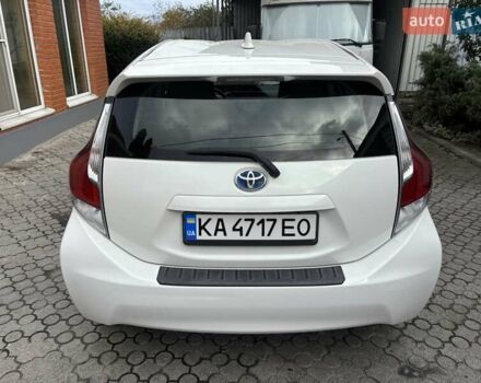 Тойота Приус 2015 в Днепре (Днепропетровске) на Automoto.ua Белый Тойота Приус, объемом двигателя 1.5 л и пробегом 152 тыс. км за 12000 $, фото 5 на Automoto.ua