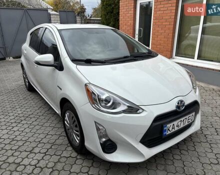 Тойота Приус 2015 в Днепре (Днепропетровске) на Automoto.ua Белый Тойота Приус, объемом двигателя 1.5 л и пробегом 152 тыс. км за 12000 $, фото 1 на Automoto.ua