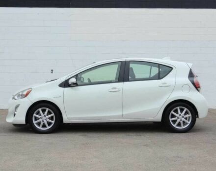 Белый Тойота Приус, объемом двигателя 1.5 л и пробегом 78 тыс. км за 4100 $, фото 3 на Automoto.ua