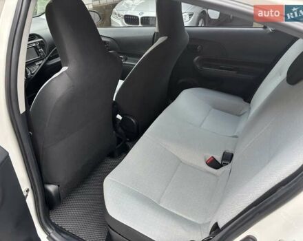 Тойота Приус 2015 в Днепре (Днепропетровске) на Automoto.ua Белый Тойота Приус, объемом двигателя 1.5 л и пробегом 152 тыс. км за 12000 $, фото 13 на Automoto.ua