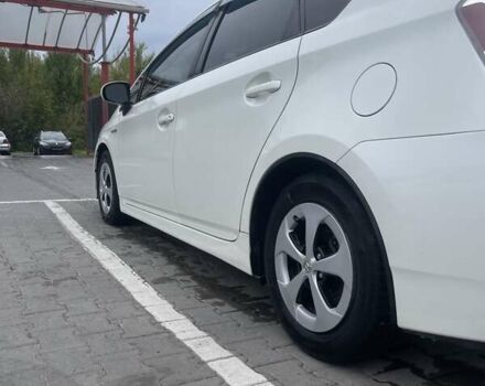 Білий Тойота Пріус, об'ємом двигуна 1.8 л та пробігом 132 тис. км за 13200 $, фото 8 на Automoto.ua