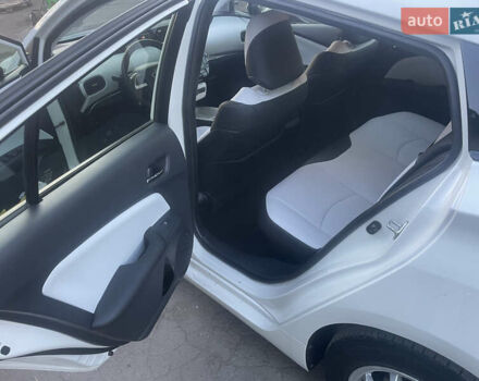 Білий Тойота Пріус, об'ємом двигуна 1.8 л та пробігом 34 тис. км за 15500 $, фото 12 на Automoto.ua