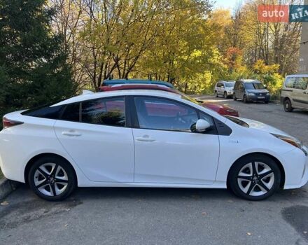 Белый Тойота Приус, объемом двигателя 1.8 л и пробегом 240 тыс. км за 17700 $, фото 28 на Automoto.ua