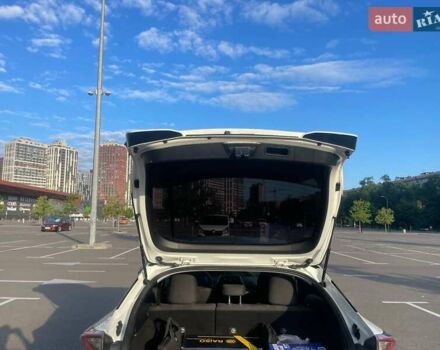 Белый Тойота Приус, объемом двигателя 1.8 л и пробегом 214 тыс. км за 15900 $, фото 21 на Automoto.ua