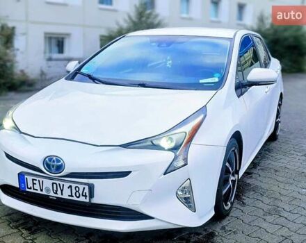 Белый Тойота Приус, объемом двигателя 1.8 л и пробегом 365 тыс. км за 11000 $, фото 3 на Automoto.ua