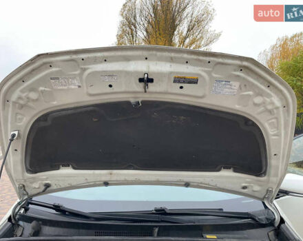 Белый Тойота Приус, объемом двигателя 1.8 л и пробегом 120 тыс. км за 15900 $, фото 19 на Automoto.ua