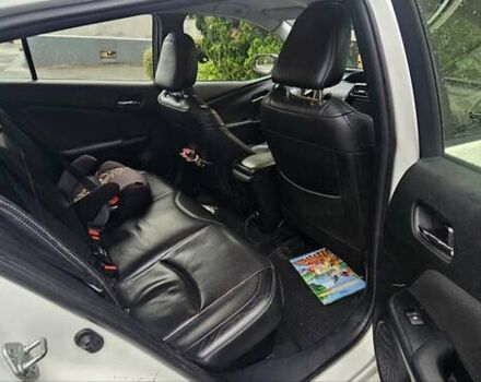 Белый Тойота Приус, объемом двигателя 1.8 л и пробегом 365 тыс. км за 11000 $, фото 6 на Automoto.ua