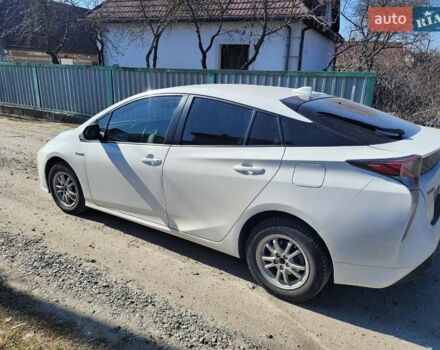 Белый Тойота Приус, объемом двигателя 1.8 л и пробегом 115 тыс. км за 14000 $, фото 4 на Automoto.ua