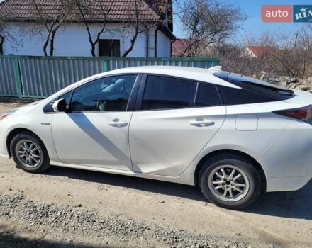 Белый Тойота Приус, объемом двигателя 1.8 л и пробегом 115 тыс. км за 14000 $, фото 2 на Automoto.ua