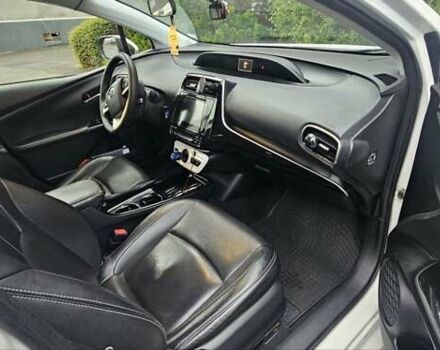 Белый Тойота Приус, объемом двигателя 1.8 л и пробегом 365 тыс. км за 11000 $, фото 8 на Automoto.ua