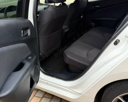 Белый Тойота Приус, объемом двигателя 1.8 л и пробегом 134 тыс. км за 14800 $, фото 62 на Automoto.ua