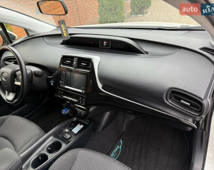 Белый Тойота Приус, объемом двигателя 1.8 л и пробегом 134 тыс. км за 14800 $, фото 57 на Automoto.ua