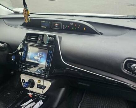 Белый Тойота Приус, объемом двигателя 1.8 л и пробегом 365 тыс. км за 11000 $, фото 4 на Automoto.ua