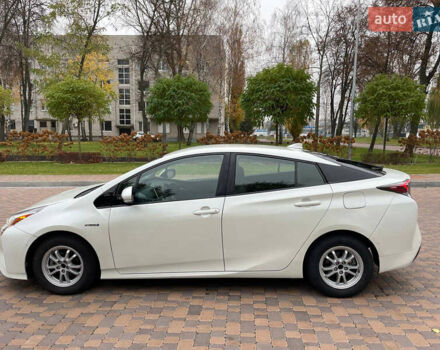 Белый Тойота Приус, объемом двигателя 1.8 л и пробегом 120 тыс. км за 15900 $, фото 2 на Automoto.ua