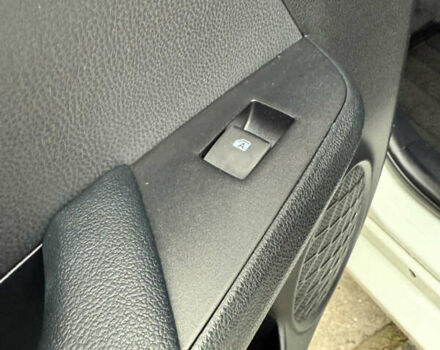 Белый Тойота Приус, объемом двигателя 1.8 л и пробегом 135 тыс. км за 14800 $, фото 68 на Automoto.ua