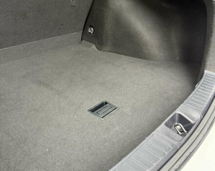 Белый Тойота Приус, объемом двигателя 1.8 л и пробегом 135 тыс. км за 14800 $, фото 77 на Automoto.ua