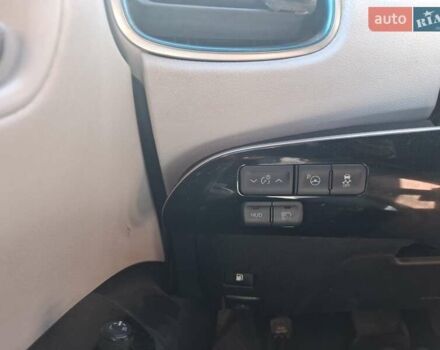 Белый Тойота Приус, объемом двигателя 1.8 л и пробегом 146 тыс. км за 18200 $, фото 7 на Automoto.ua