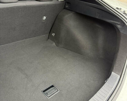 Белый Тойота Приус, объемом двигателя 1.8 л и пробегом 134 тыс. км за 14800 $, фото 67 на Automoto.ua