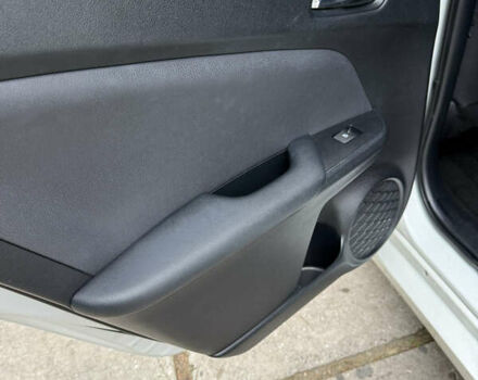 Белый Тойота Приус, объемом двигателя 1.8 л и пробегом 135 тыс. км за 14800 $, фото 67 на Automoto.ua