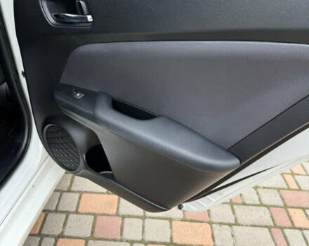 Белый Тойота Приус, объемом двигателя 1.8 л и пробегом 134 тыс. км за 14800 $, фото 60 на Automoto.ua