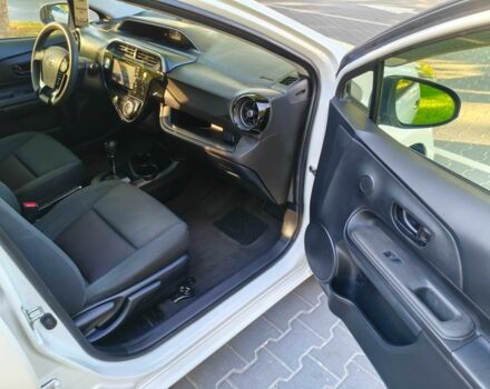 Білий Тойота Пріус, об'ємом двигуна 1.5 л та пробігом 73 тис. км за 12800 $, фото 10 на Automoto.ua