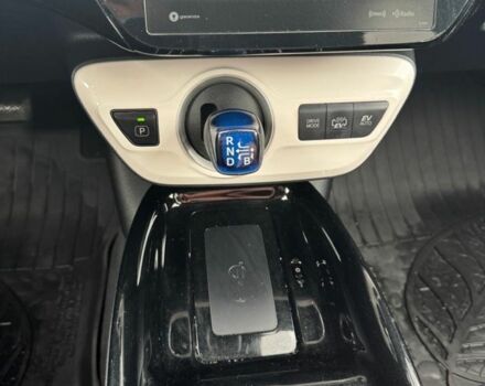 Белый Тойота Приус, объемом двигателя 1.8 л и пробегом 90 тыс. км за 21000 $, фото 4 на Automoto.ua