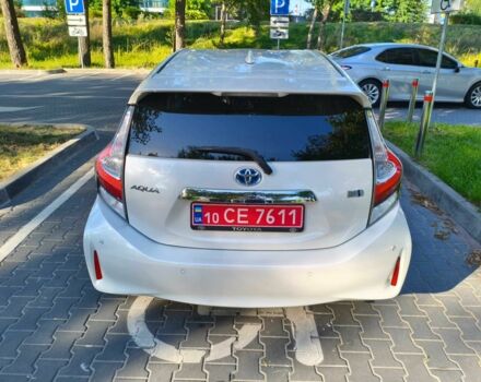 Білий Тойота Пріус, об'ємом двигуна 1.5 л та пробігом 73 тис. км за 12800 $, фото 3 на Automoto.ua