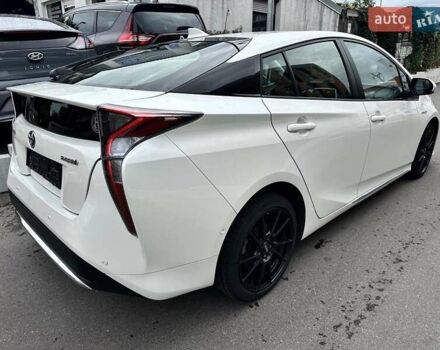 Белый Тойота Приус, объемом двигателя 1.8 л и пробегом 125 тыс. км за 17300 $, фото 2 на Automoto.ua