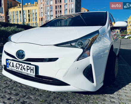 Белый Тойота Приус, объемом двигателя 1.8 л и пробегом 127 тыс. км за 16800 $, фото 2 на Automoto.ua