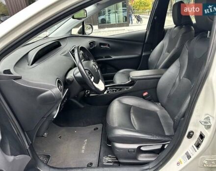 Белый Тойота Приус, объемом двигателя 1.8 л и пробегом 125 тыс. км за 17300 $, фото 6 на Automoto.ua