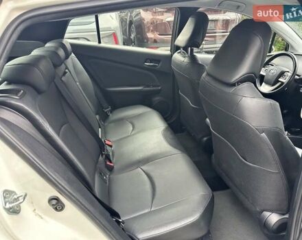 Белый Тойота Приус, объемом двигателя 1.8 л и пробегом 125 тыс. км за 17300 $, фото 5 на Automoto.ua