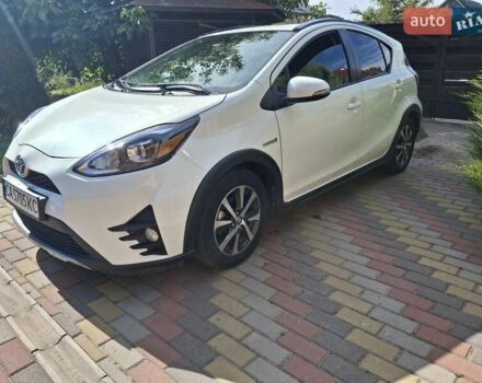 Білий Тойота Пріус, об'ємом двигуна 1.5 л та пробігом 126 тис. км за 13850 $, фото 3 на Automoto.ua