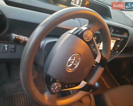 Білий Тойота Пріус, об'ємом двигуна 1.5 л та пробігом 126 тис. км за 13850 $, фото 7 на Automoto.ua