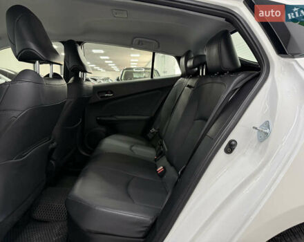 Белый Тойота Приус, объемом двигателя 1.8 л и пробегом 45 тыс. км за 22999 $, фото 24 на Automoto.ua