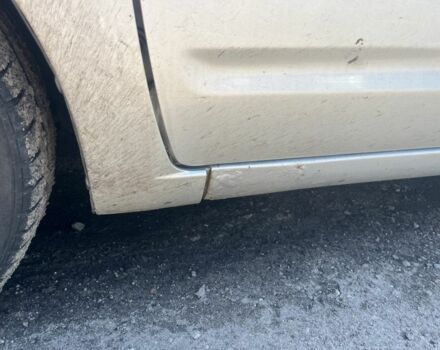 Белый Тойота Приус, объемом двигателя 1.6 л и пробегом 180 тыс. км за 5700 $, фото 7 на Automoto.ua