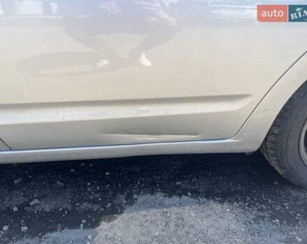 Белый Тойота Приус, объемом двигателя 1.6 л и пробегом 180 тыс. км за 5700 $, фото 7 на Automoto.ua