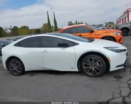 Белый Тойота Приус, объемом двигателя 0 л и пробегом 80 тыс. км за 21000 $, фото 2 на Automoto.ua