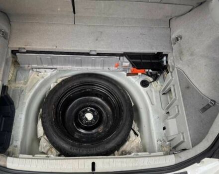 Белый Тойота Приус, объемом двигателя 1.8 л и пробегом 211 тыс. км за 2430 $, фото 4 на Automoto.ua