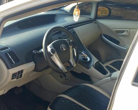 Белый Тойота Приус, объемом двигателя 1.8 л и пробегом 270 тыс. км за 7999 $, фото 3 на Automoto.ua