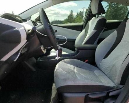 Белый Тойота Приус, объемом двигателя 1.8 л и пробегом 123 тыс. км за 2500 $, фото 2 на Automoto.ua