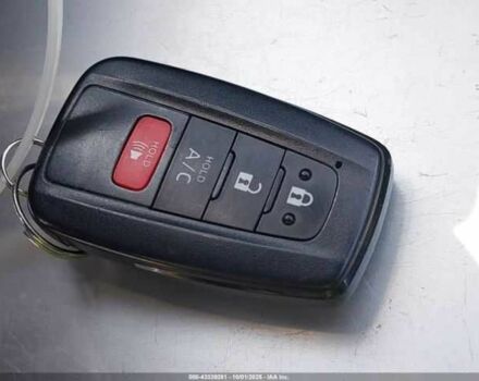 Белый Тойота Приус, объемом двигателя 1.8 л и пробегом 117 тыс. км за 7000 $, фото 10 на Automoto.ua