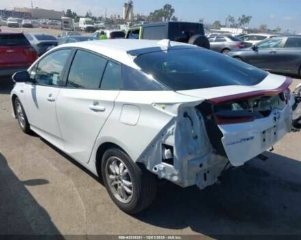 Белый Тойота Приус, объемом двигателя 1.8 л и пробегом 117 тыс. км за 7000 $, фото 2 на Automoto.ua